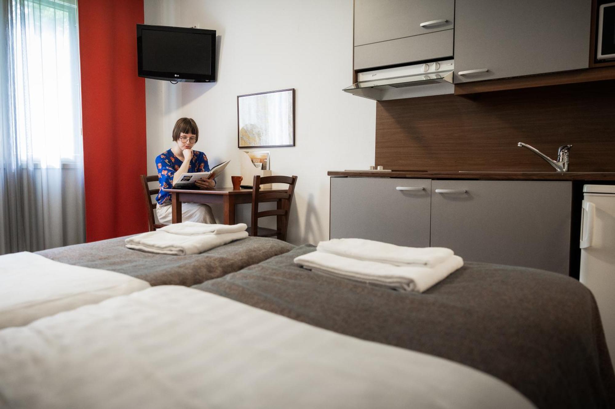 โอราวี อพาร์ตเมนต์ Hotel Oravi ภายนอก รูปภาพ