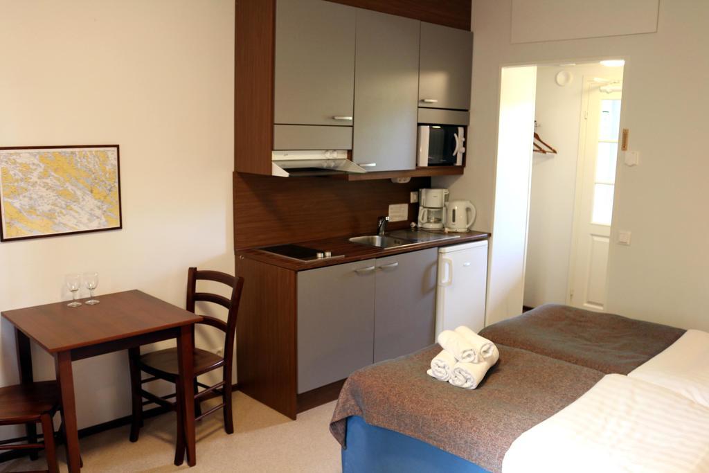 โอราวี อพาร์ตเมนต์ Hotel Oravi ภายนอก รูปภาพ